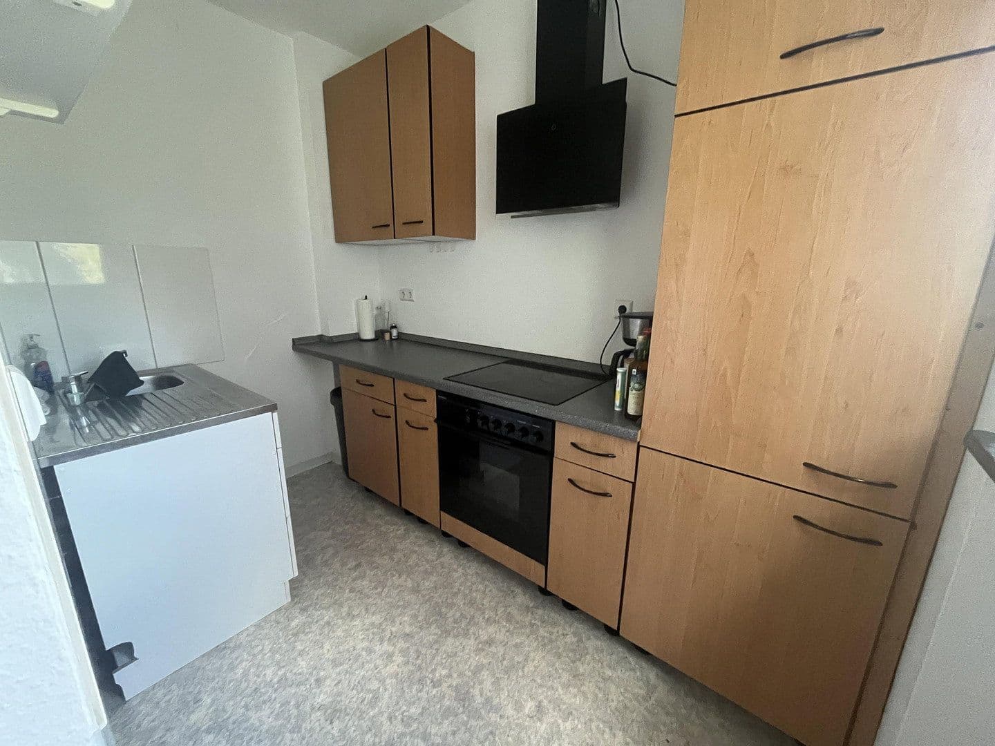 Pronájem bytu 1+1 35 m², Graf-Rhena-Straße 24a, Karlsruhe, Bádensko-Württembersko Pronájem bytu 1+1 35 m², Graf-Rhena-Straße 24a, Karlsruhe, Bádensko-Württembersko