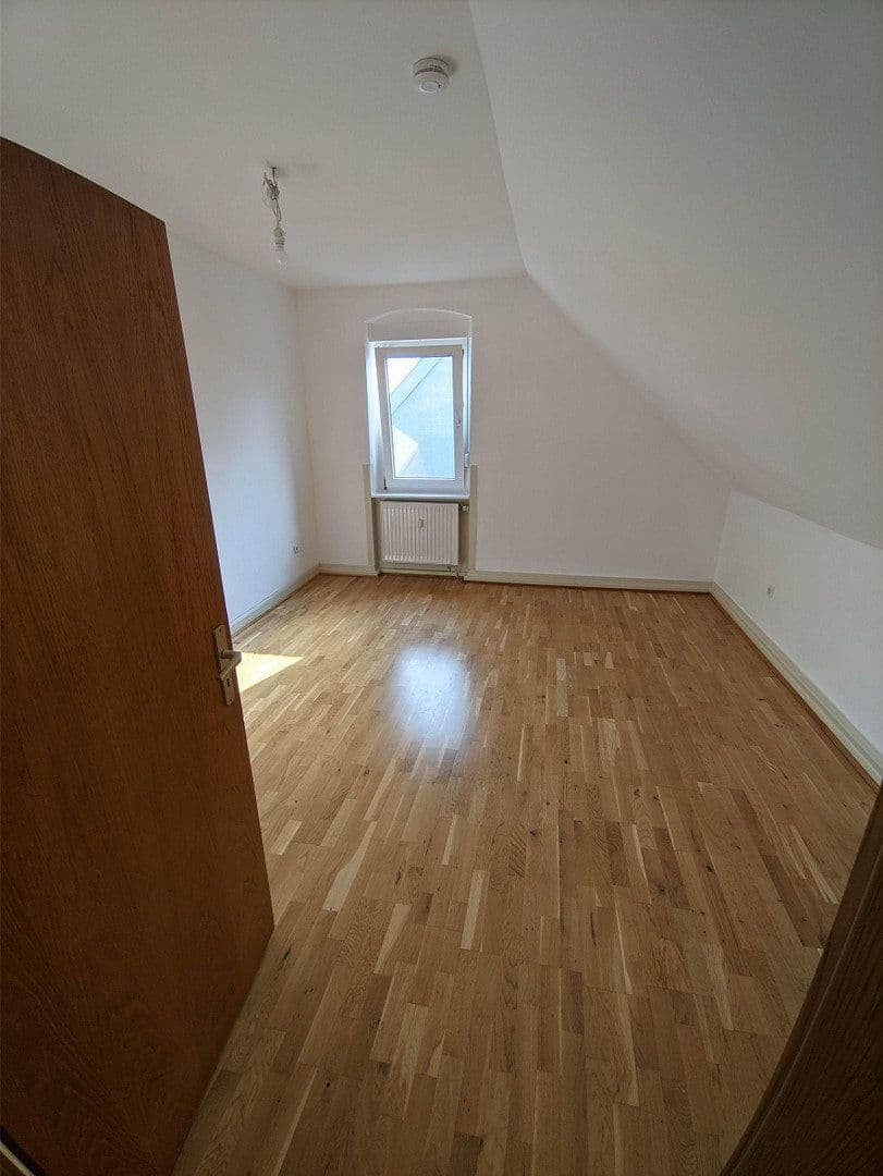 Pronájem bytu 4+1 95 m², Mannheim, Bádensko-Württembersko Pronájem bytu 4+1 95 m², Mannheim, Bádensko-Württembersko