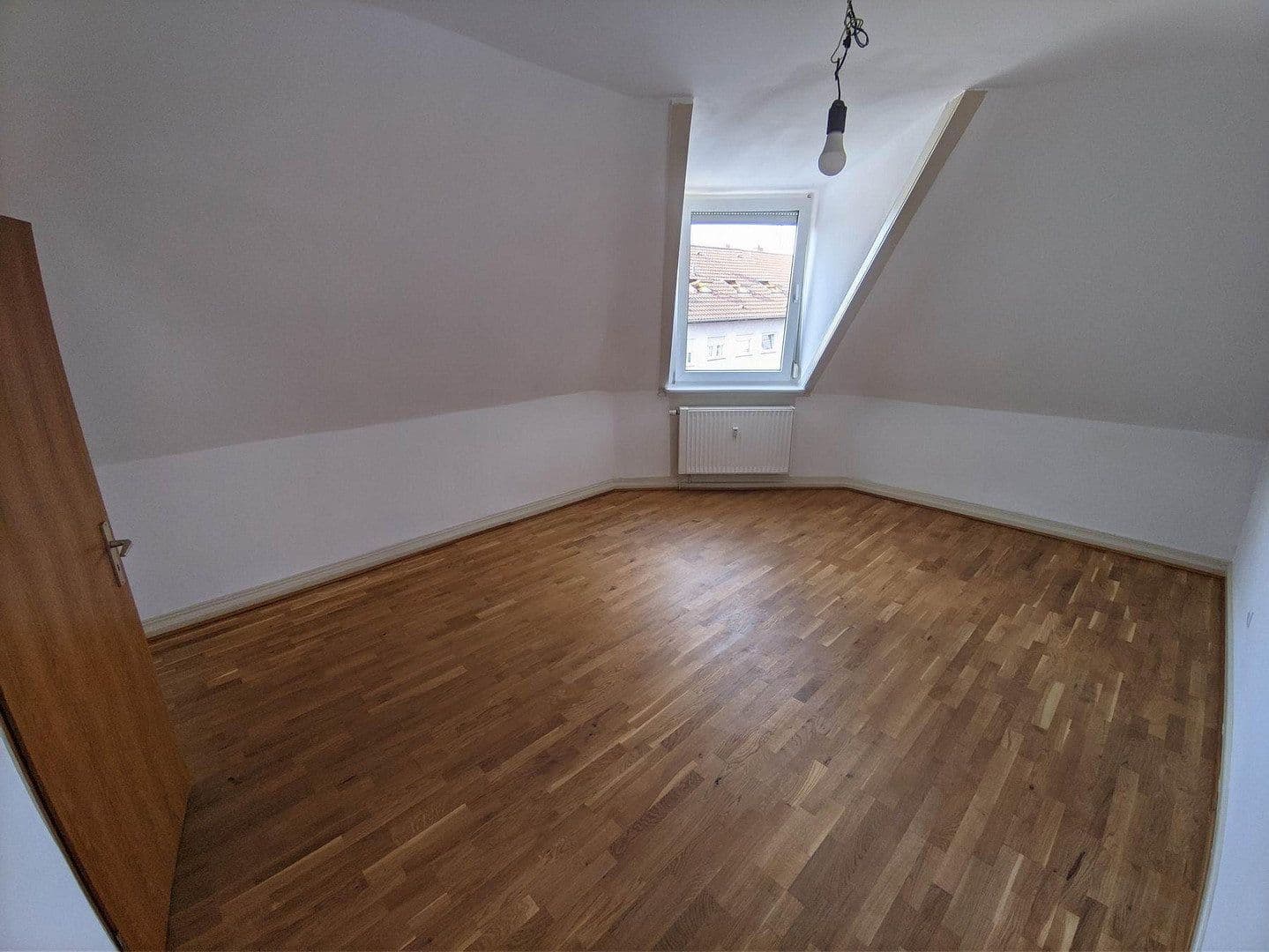 Pronájem bytu 4+1 95 m², Mannheim, Bádensko-Württembersko Pronájem bytu 4+1 95 m², Mannheim, Bádensko-Württembersko