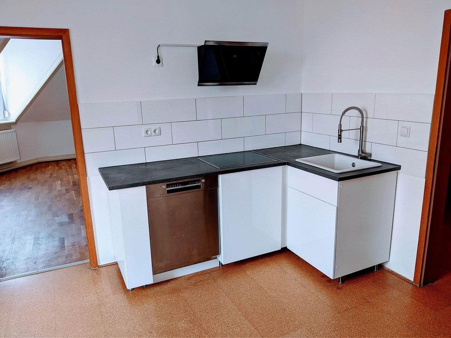 Pronájem bytu 4+1 95 m², Mannheim, Bádensko-Württembersko Pronájem bytu 4+1 95 m², Mannheim, Bádensko-Württembersko