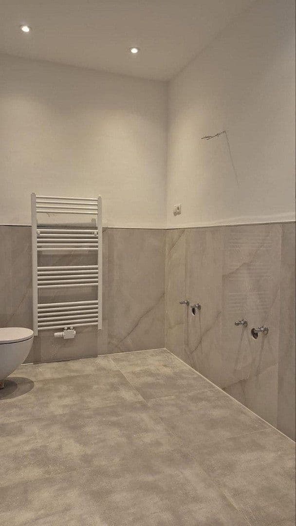 Prodej bytu 4+1 105 m², Albersstraße 10, Bremen, Bremen Prodej bytu 4+1 105 m², Albersstraße 10, Bremen, Bremen