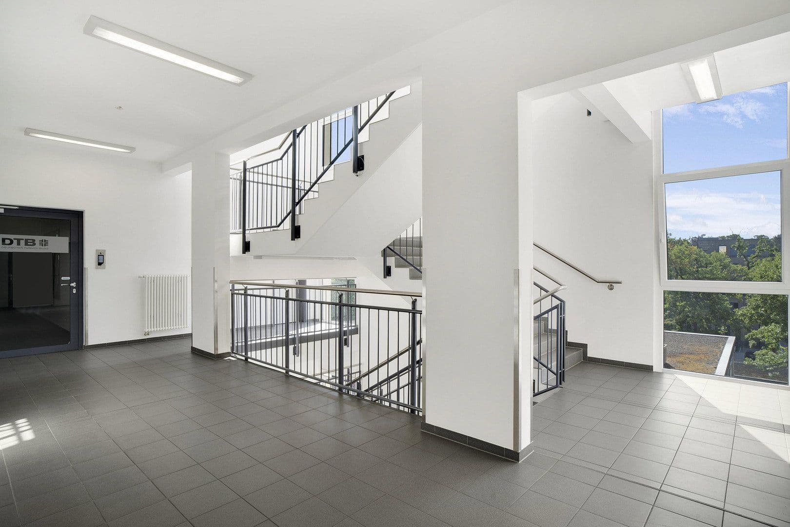 Pronájem kanceláře 1.160 m², Otto-Fleck-Schneise 8, Frankfurt am Main, Hessen Pronájem kanceláře 1.160 m², Otto-Fleck-Schneise 8, Frankfurt am Main, Hessen