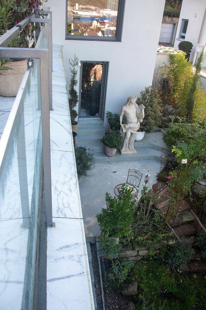 Prodej domu 227 m², pozemek 327 m², Kreuzhaldenstraße 47, Stuttgart, Bádensko-Württembersko Prodej domu 227 m², pozemek 327 m², Kreuzhaldenstraße 47, Stuttgart, Bádensko-Württembersko