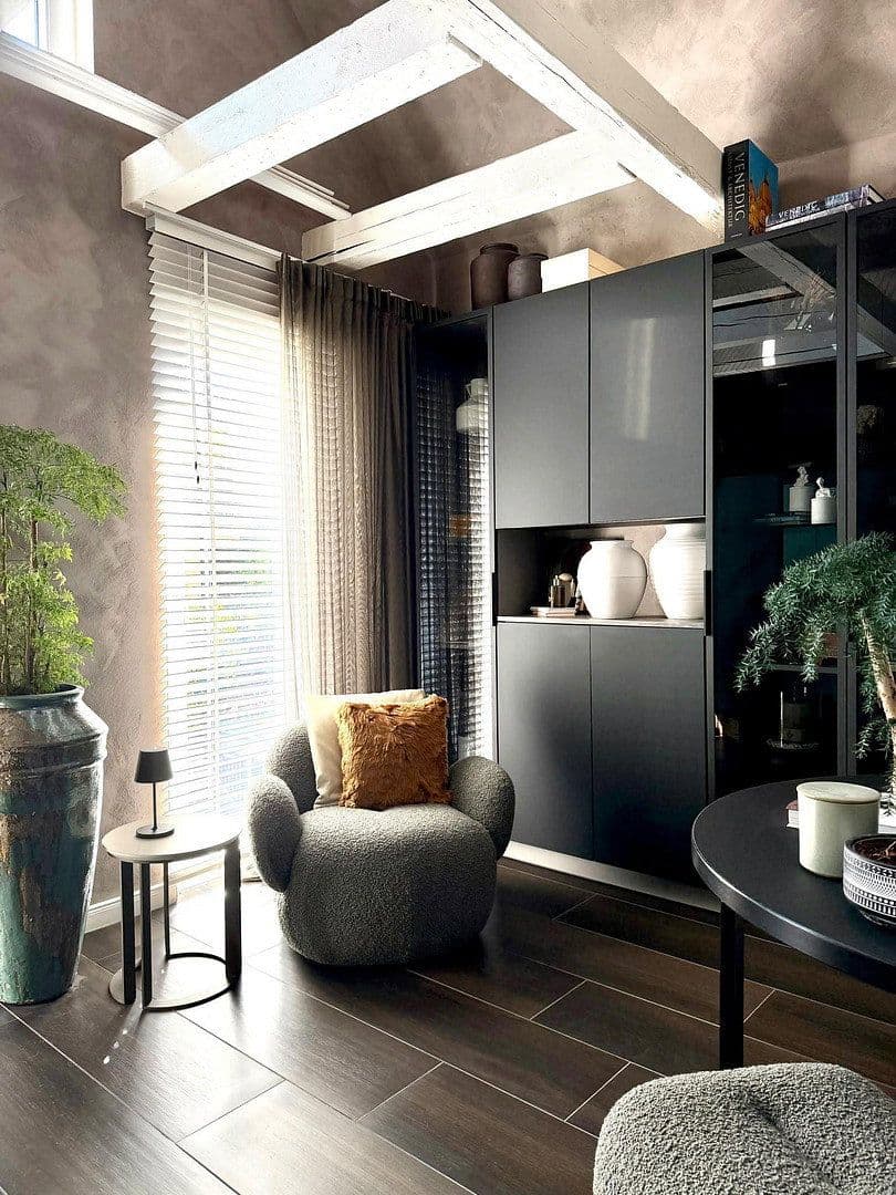 Prodej domu 227 m², pozemek 327 m², Kreuzhaldenstraße 47, Stuttgart, Bádensko-Württembersko Prodej domu 227 m², pozemek 327 m², Kreuzhaldenstraße 47, Stuttgart, Bádensko-Württembersko