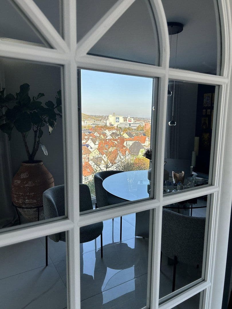 Prodej domu 227 m², pozemek 327 m², Kreuzhaldenstraße 47, Stuttgart, Bádensko-Württembersko Prodej domu 227 m², pozemek 327 m², Kreuzhaldenstraße 47, Stuttgart, Bádensko-Württembersko