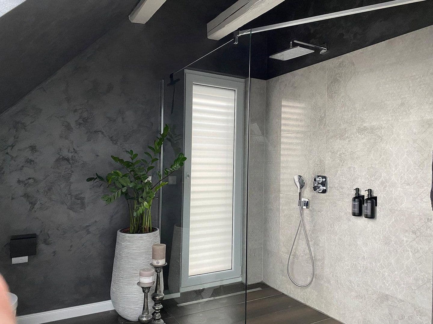 Prodej domu 227 m², pozemek 327 m², Kreuzhaldenstraße 47, Stuttgart, Bádensko-Württembersko Prodej domu 227 m², pozemek 327 m², Kreuzhaldenstraße 47, Stuttgart, Bádensko-Württembersko