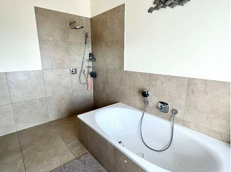 Prodej domu 127 m², pozemek 376 m², Saulheim, Porýní-Falc Prodej domu 127 m², pozemek 376 m², Saulheim, Porýní-Falc
