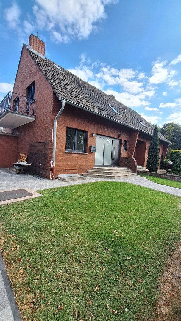 Pronájem domu 96 m², pozemek 399 m², Dormagen, Severní Porýní-Vestfálsko Pronájem domu 96 m², pozemek 399 m², Dormagen, Severní Porýní-Vestfálsko