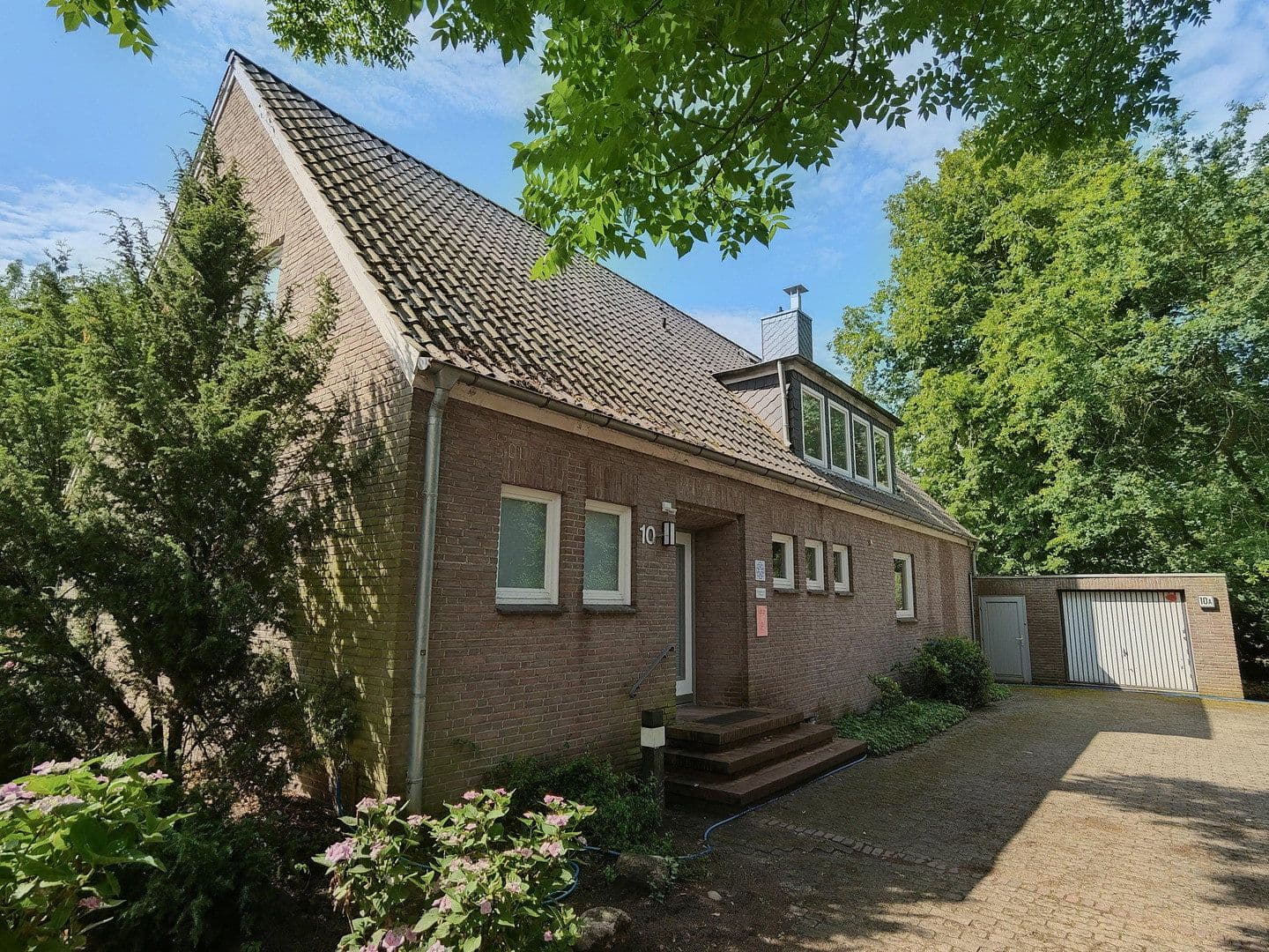 Prodej domu 180 m², pozemek 1.500 m², Klosterstraße 10A, Uelzen, Dolní Sasko Prodej domu 180 m², pozemek 1.500 m², Klosterstraße 10A, Uelzen, Dolní Sasko