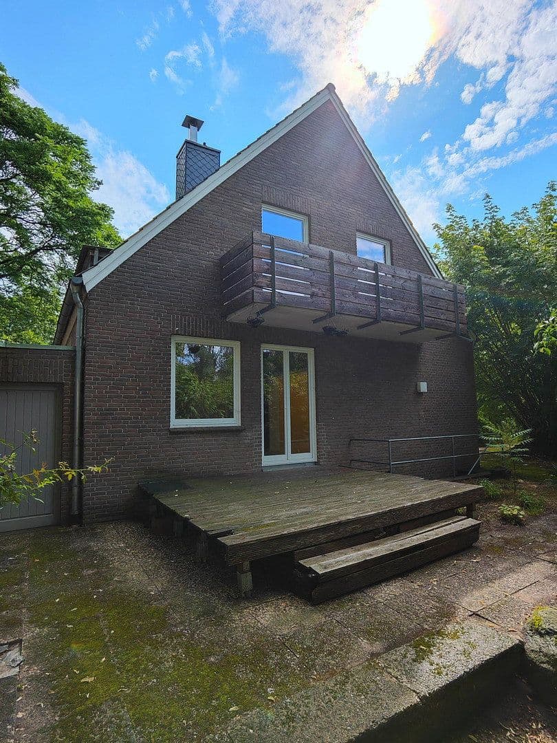 Prodej domu 180 m², pozemek 1.500 m², Klosterstraße 10A, Uelzen, Dolní Sasko Prodej domu 180 m², pozemek 1.500 m², Klosterstraße 10A, Uelzen, Dolní Sasko