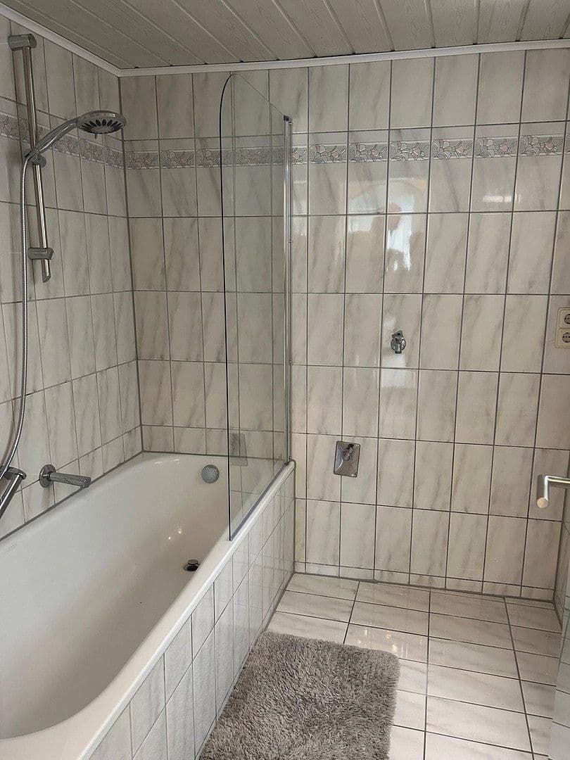 Pronájem bytu 2+kk 80 m², Schauenburgstr. 23, Dossenheim, Bádensko-Württembersko Pronájem bytu 2+kk 80 m², Schauenburgstr. 23, Dossenheim, Bádensko-Württembersko