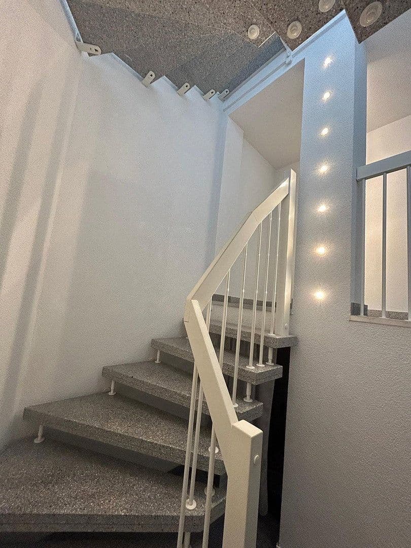Pronájem bytu 2+kk 80 m², Schauenburgstr. 23, Dossenheim, Bádensko-Württembersko Pronájem bytu 2+kk 80 m², Schauenburgstr. 23, Dossenheim, Bádensko-Württembersko