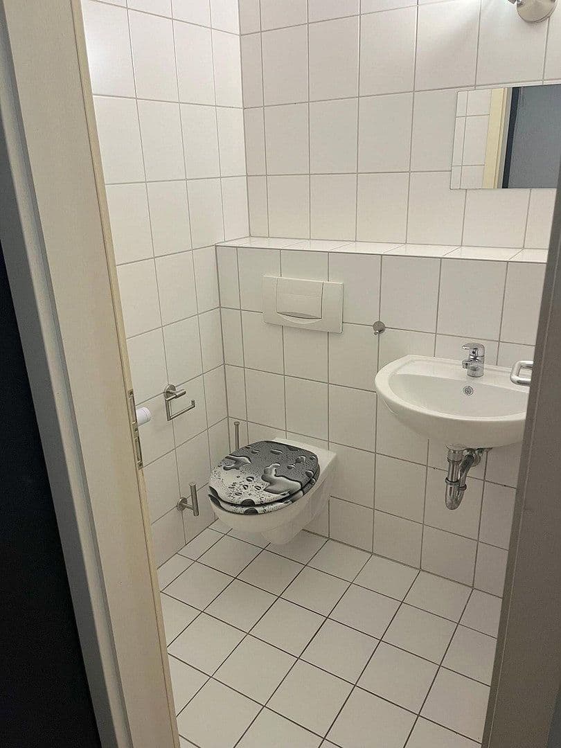 Pronájem bytu 2+1 86 m², Rohrer Str. 2, Meiningen, Durynsko Pronájem bytu 2+1 86 m², Rohrer Str. 2, Meiningen, Durynsko