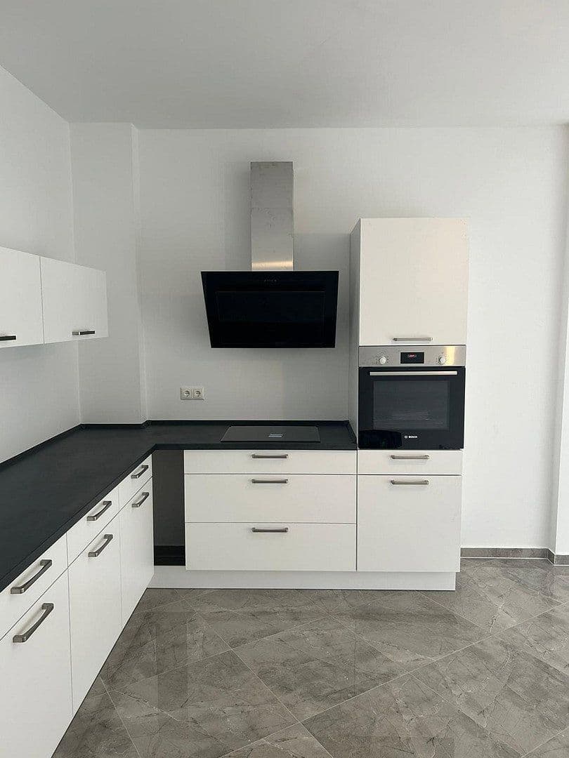 Pronájem kanceláře 145 m², Leverkusen, Severní Porýní-Vestfálsko Pronájem kanceláře 145 m², Leverkusen, Severní Porýní-Vestfálsko