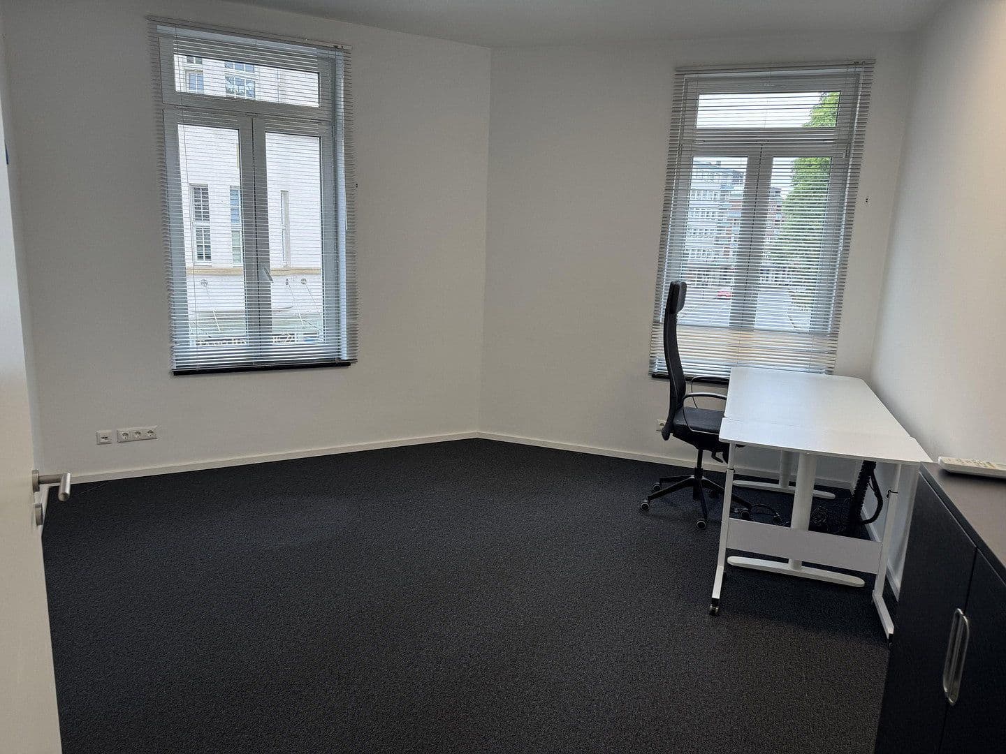 Pronájem kanceláře 145 m², Leverkusen, Severní Porýní-Vestfálsko Pronájem kanceláře 145 m², Leverkusen, Severní Porýní-Vestfálsko