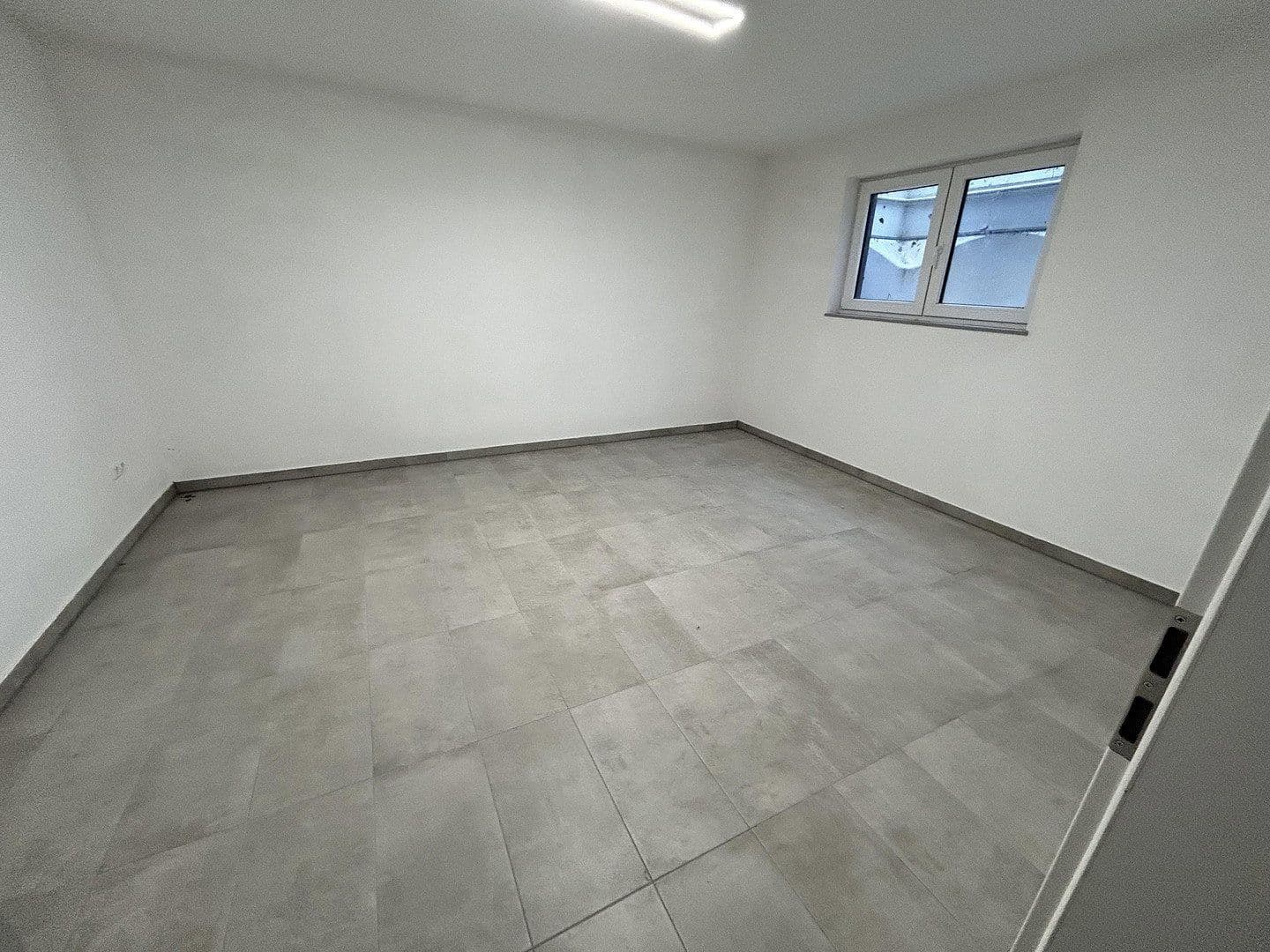 Pronájem domu 140 m², pozemek 300 m², Mainz Kastel, Hessen Pronájem domu 140 m², pozemek 300 m², Mainz Kastel, Hessen
