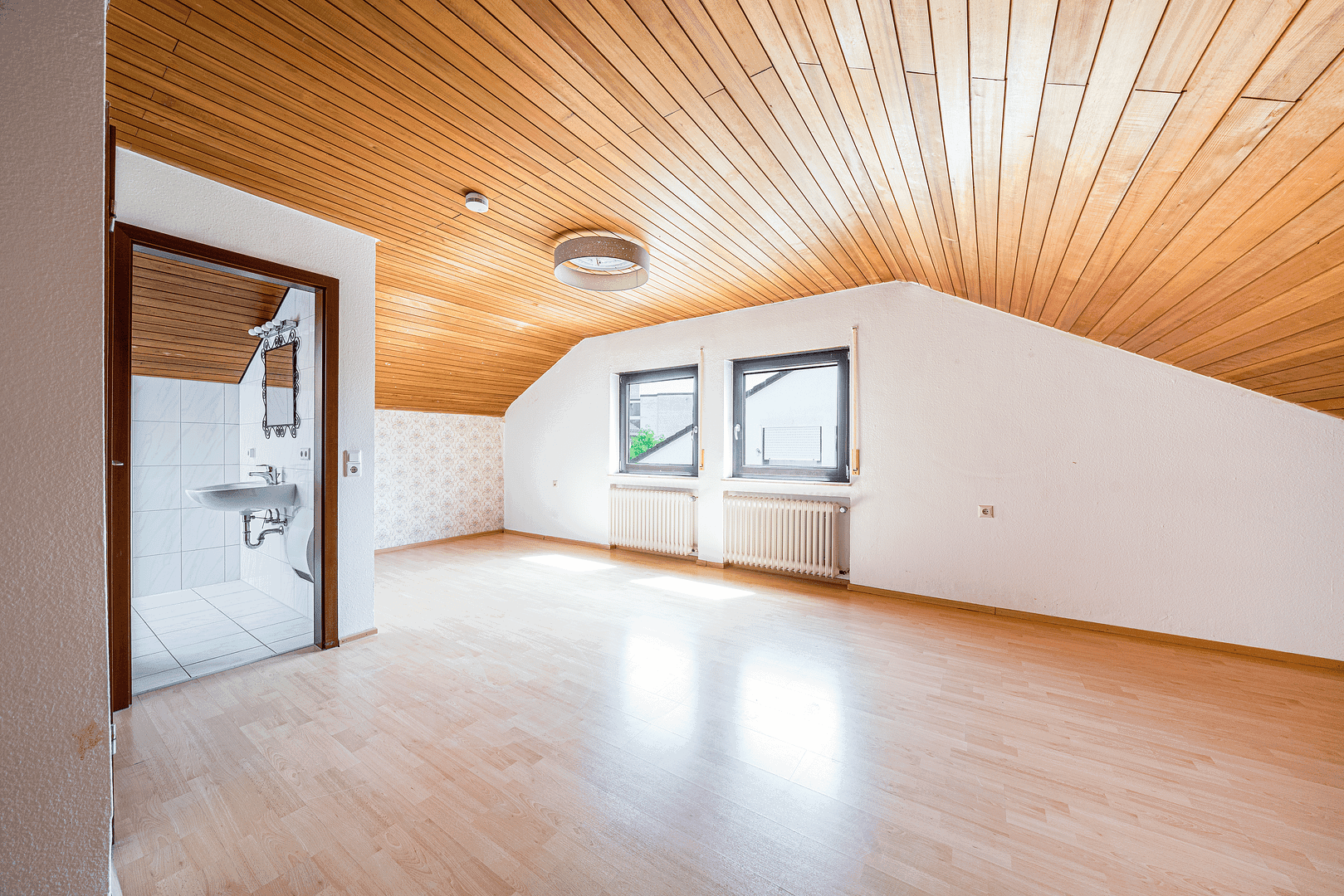 Prodej domu 148 m², pozemek 221 m², Steinheim an der Murr, Bádensko-Württembersko Prodej domu 148 m², pozemek 221 m², Steinheim an der Murr, Bádensko-Württembersko