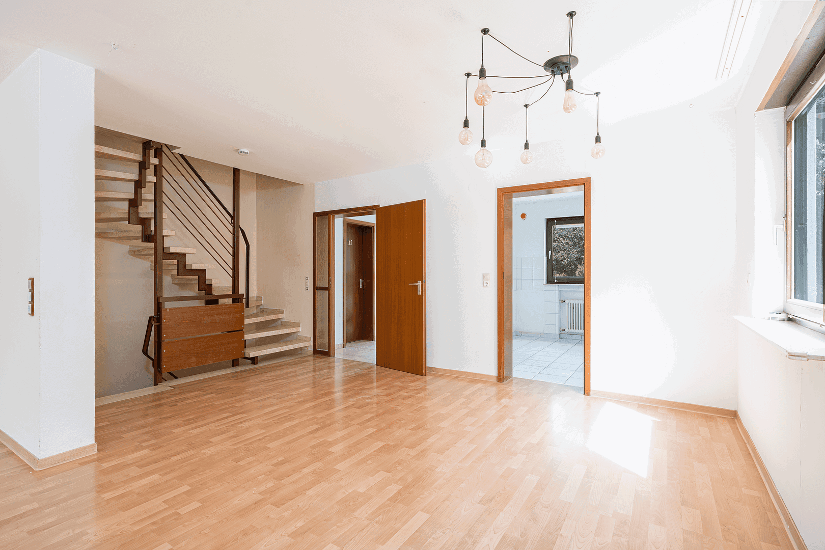 Prodej domu 148 m², pozemek 221 m², Steinheim an der Murr, Bádensko-Württembersko Prodej domu 148 m², pozemek 221 m², Steinheim an der Murr, Bádensko-Württembersko