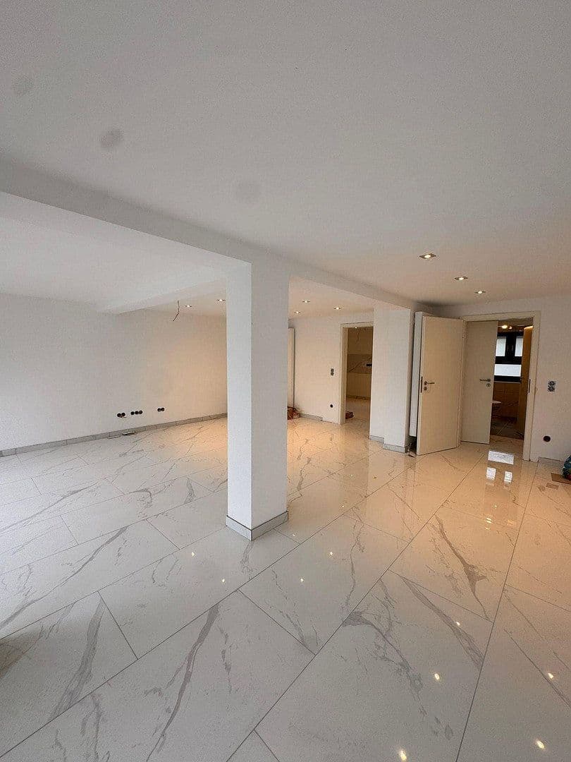 Prodej domu 141 m², pozemek 418 m², Worms, Porýní-Falc Prodej domu 141 m², pozemek 418 m², Worms, Porýní-Falc
