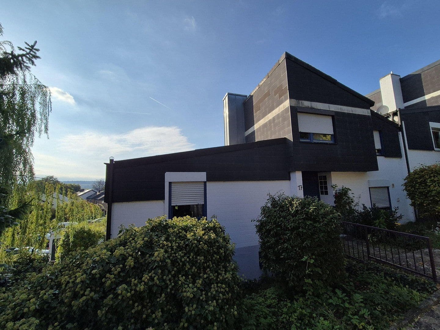 Prodej domu 186 m², pozemek 471 m², Am Schenkenfeld 17, Veitshöchheim, Bavorsko Prodej domu 186 m², pozemek 471 m², Am Schenkenfeld 17, Veitshöchheim, Bavorsko