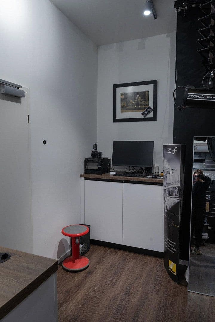 Pronájem nebytového prostoru 217 m², Peter-Henlein-Str. 72, Nürnberg, Bavorsko Pronájem nebytového prostoru 217 m², Peter-Henlein-Str. 72, Nürnberg, Bavorsko
