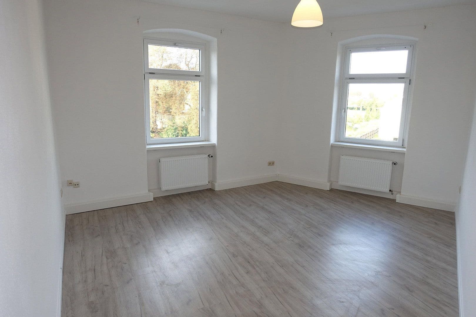 Pronájem bytu 6+1 125 m², Äußere Oybiner Straße 5, Žitava, Sasko Pronájem bytu 6+1 125 m², Äußere Oybiner Straße 5, Žitava, Sasko