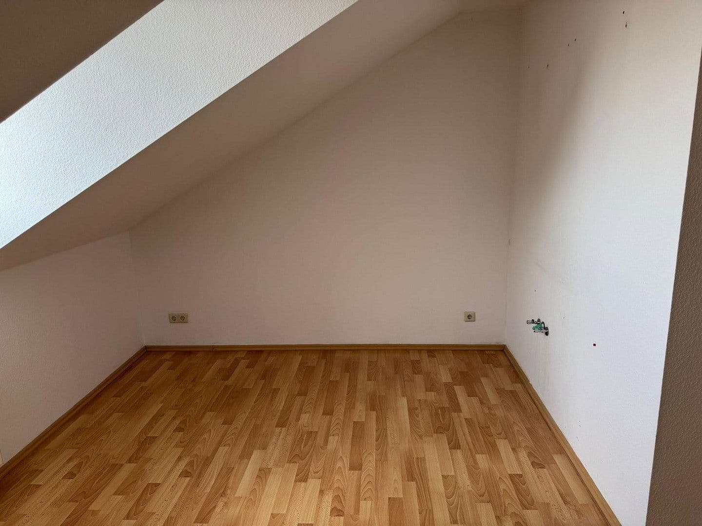 Pronájem bytu 3+1 120 m², Frankfurter Str.90, Salzgitter, Dolní Sasko Pronájem bytu 3+1 120 m², Frankfurter Str.90, Salzgitter, Dolní Sasko