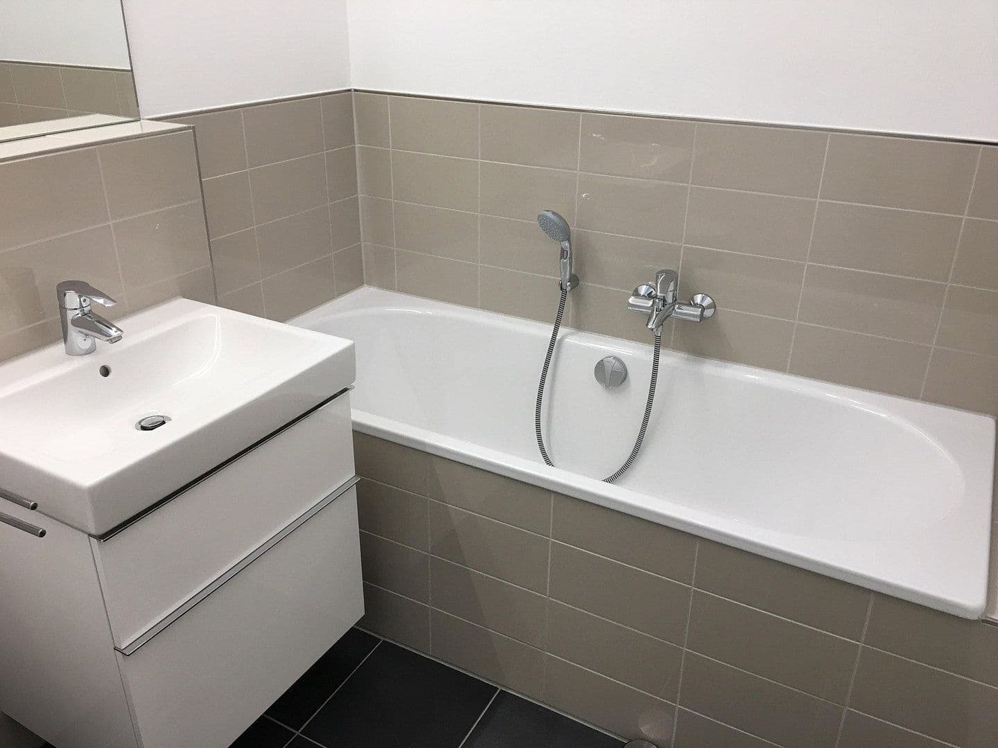 Prodej bytu 5+1 160 m², Heinickeweg 15, Berlin, Berlín Prodej bytu 5+1 160 m², Heinickeweg 15, Berlin, Berlín