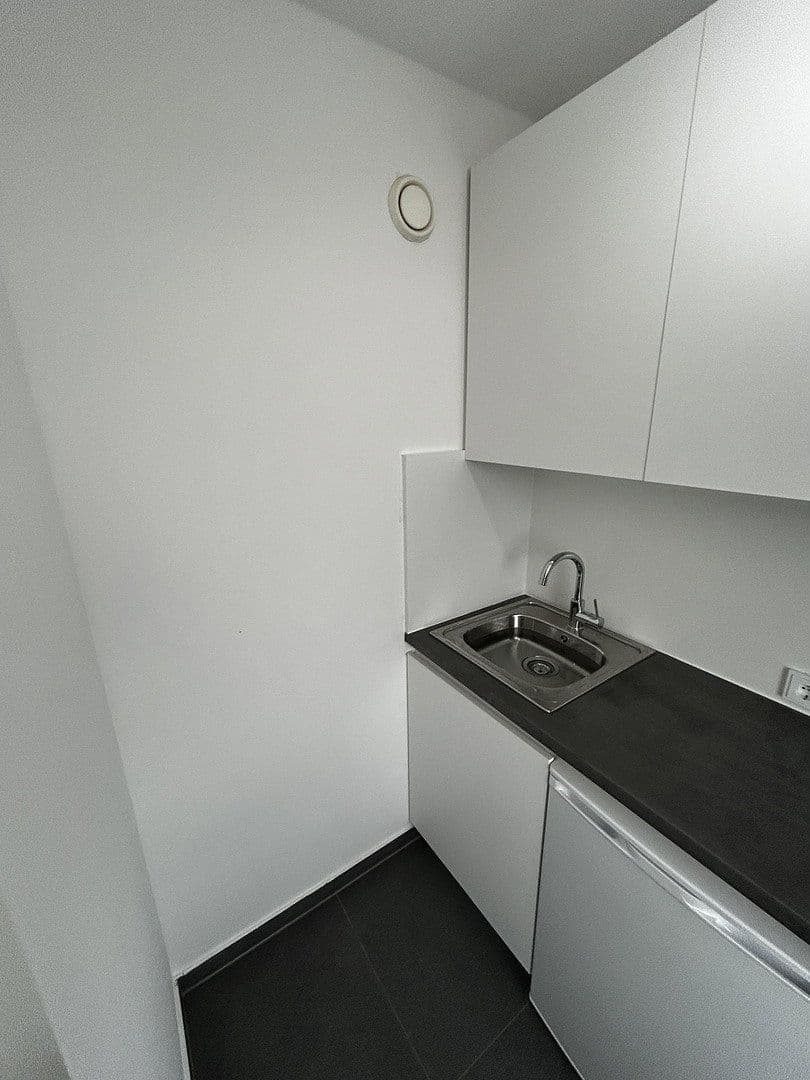 Pronájem bytu 1+1 36 m², Drygalski-Allee 118, München, Bavorsko Pronájem bytu 1+1 36 m², Drygalski-Allee 118, München, Bavorsko