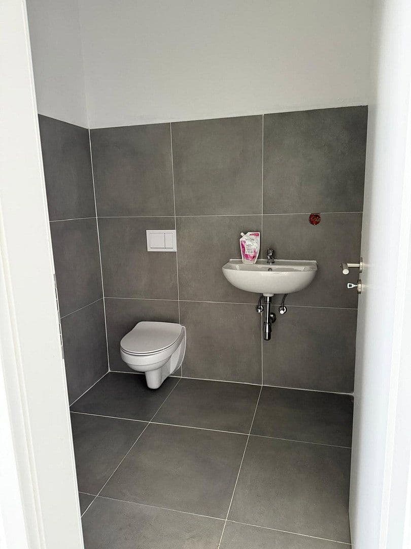 Pronájem nebytového prostoru 340 m², Magdeburgerstrasse 37, Gelsenkirchen, Severní Porýní-Vestfálsko Pronájem nebytového prostoru 340 m², Magdeburgerstrasse 37, Gelsenkirchen, Severní Porýní-Vestfálsko