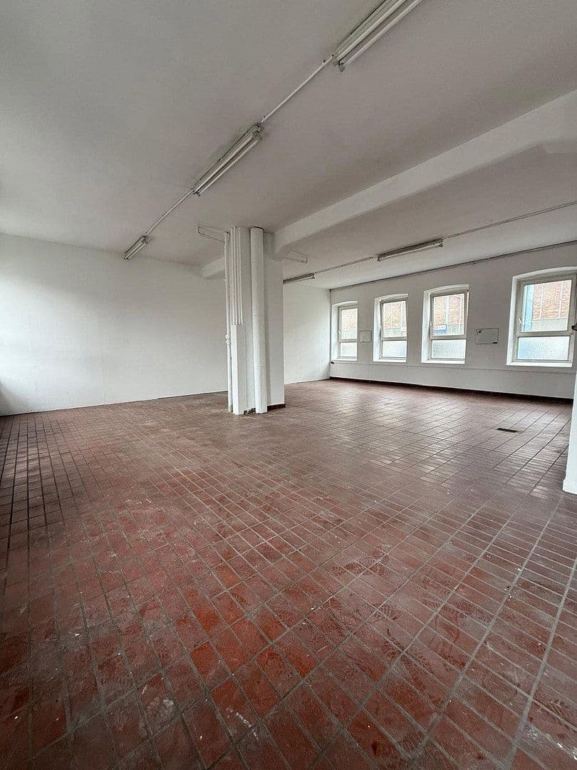 Pronájem nebytového prostoru 340 m², Magdeburgerstrasse 37, Gelsenkirchen, Severní Porýní-Vestfálsko Pronájem nebytového prostoru 340 m², Magdeburgerstrasse 37, Gelsenkirchen, Severní Porýní-Vestfálsko