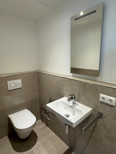 Pronájem bytu 4+1 113 m², Max-Planck-Straße 54, Bad Vilbel, Hessen Pronájem bytu 4+1 113 m², Max-Planck-Straße 54, Bad Vilbel, Hessen