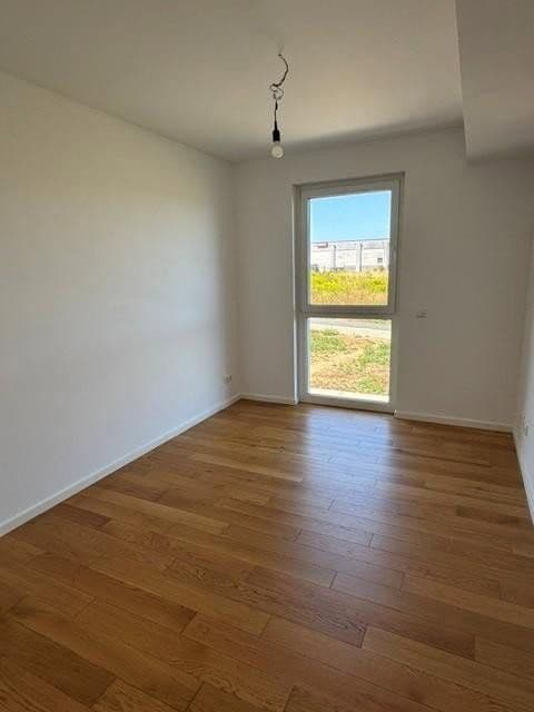 Pronájem bytu 4+1 113 m², Max-Planck-Straße 54, Bad Vilbel, Hessen Pronájem bytu 4+1 113 m², Max-Planck-Straße 54, Bad Vilbel, Hessen