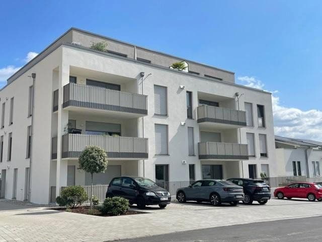 Pronájem bytu 4+1 113 m², Max-Planck-Straße 54, Bad Vilbel, Hessen Pronájem bytu 4+1 113 m², Max-Planck-Straße 54, Bad Vilbel, Hessen
