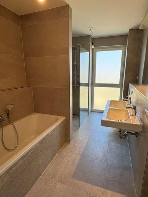 Pronájem bytu 4+1 113 m², Max-Planck-Straße 54, Bad Vilbel, Hessen Pronájem bytu 4+1 113 m², Max-Planck-Straße 54, Bad Vilbel, Hessen
