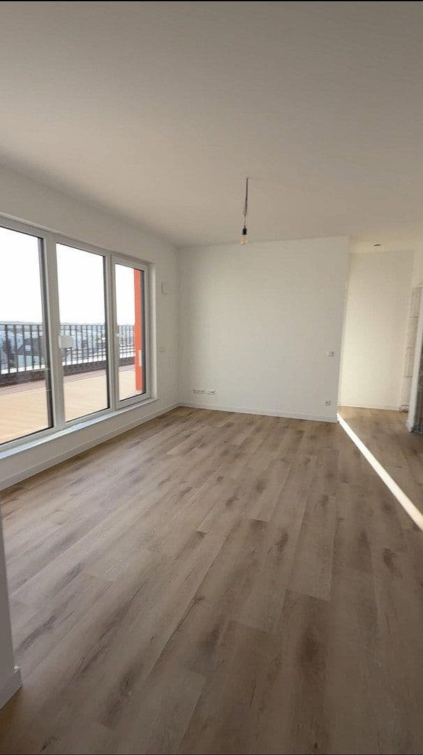 Pronájem bytu 3+1 89 m², Berlin, Berlín Pronájem bytu 3+1 89 m², Berlin, Berlín