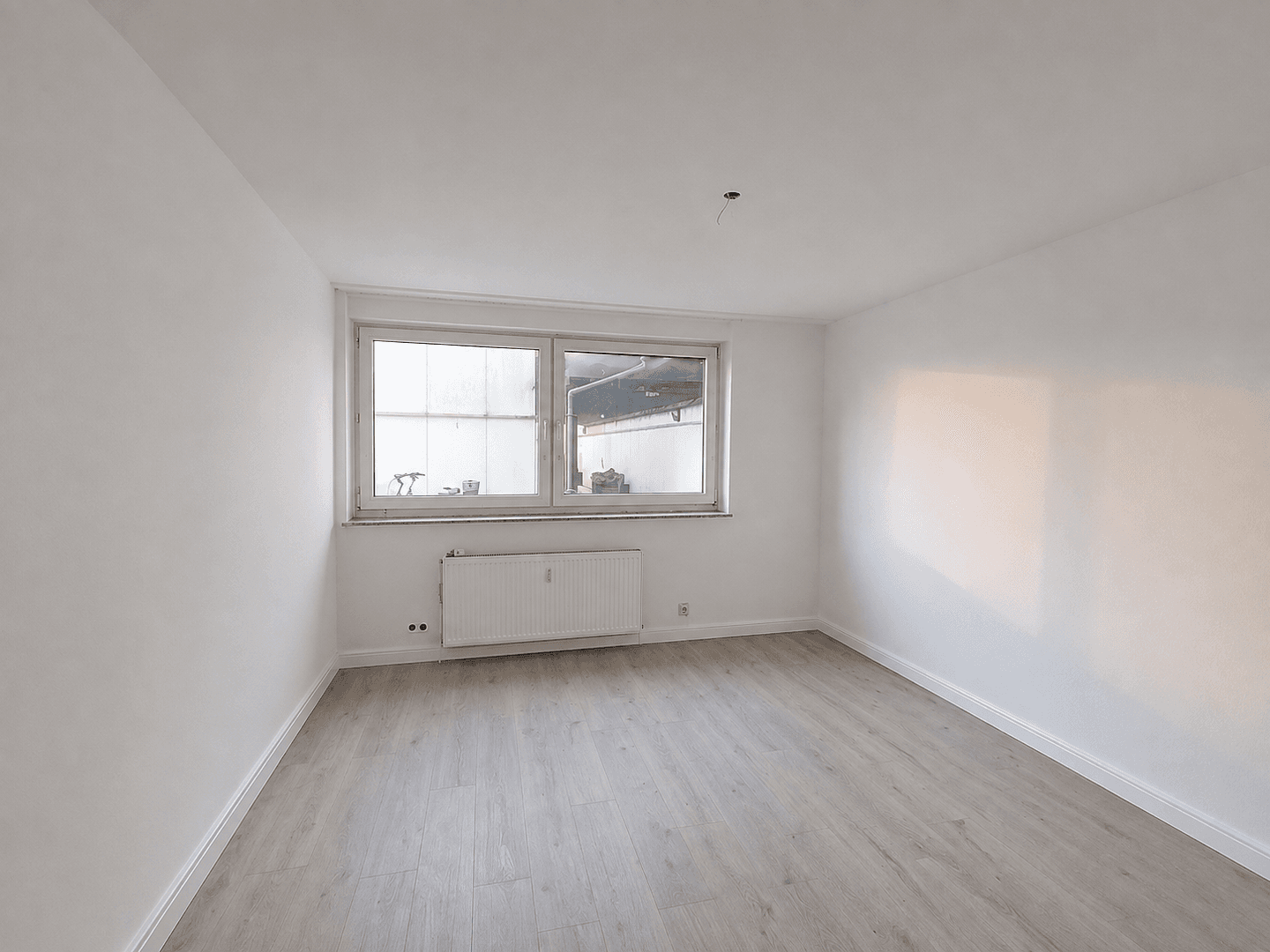 Pronájem bytu 3+1 81 m², Sternstr. 54, Krefeld, Severní Porýní-Vestfálsko Pronájem bytu 3+1 81 m², Sternstr. 54, Krefeld, Severní Porýní-Vestfálsko