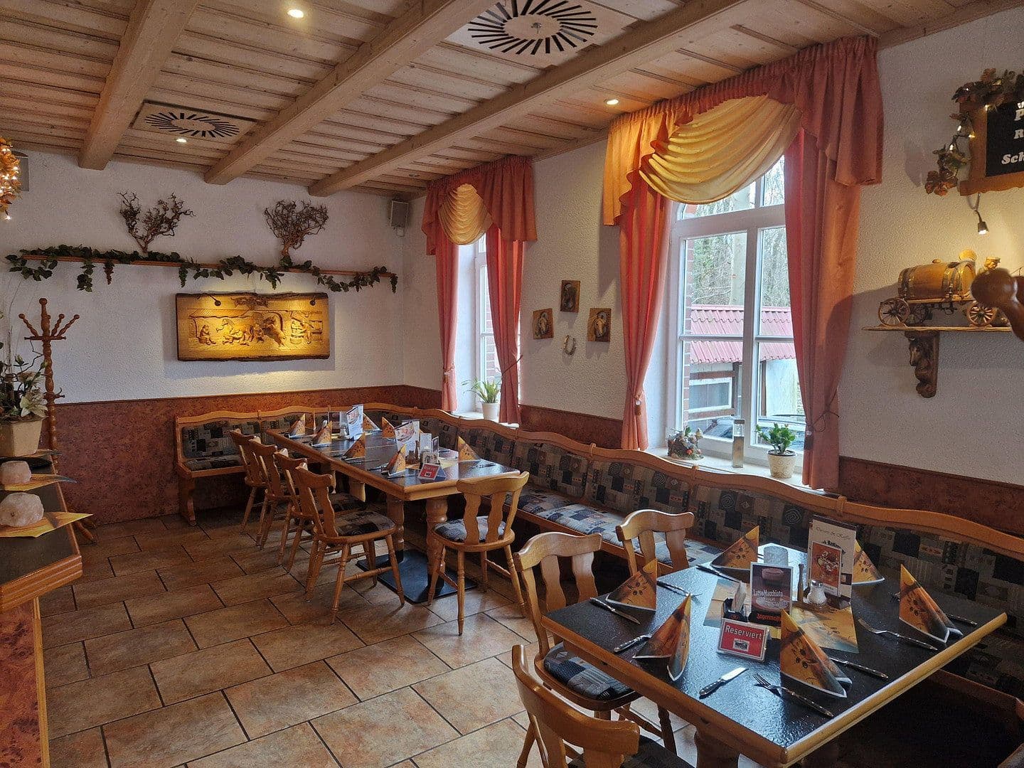 Prodej nebytového prostoru 2.200 m², Lützen, Sasko-Anhaltsko Prodej nebytového prostoru 2.200 m², Lützen, Sasko-Anhaltsko