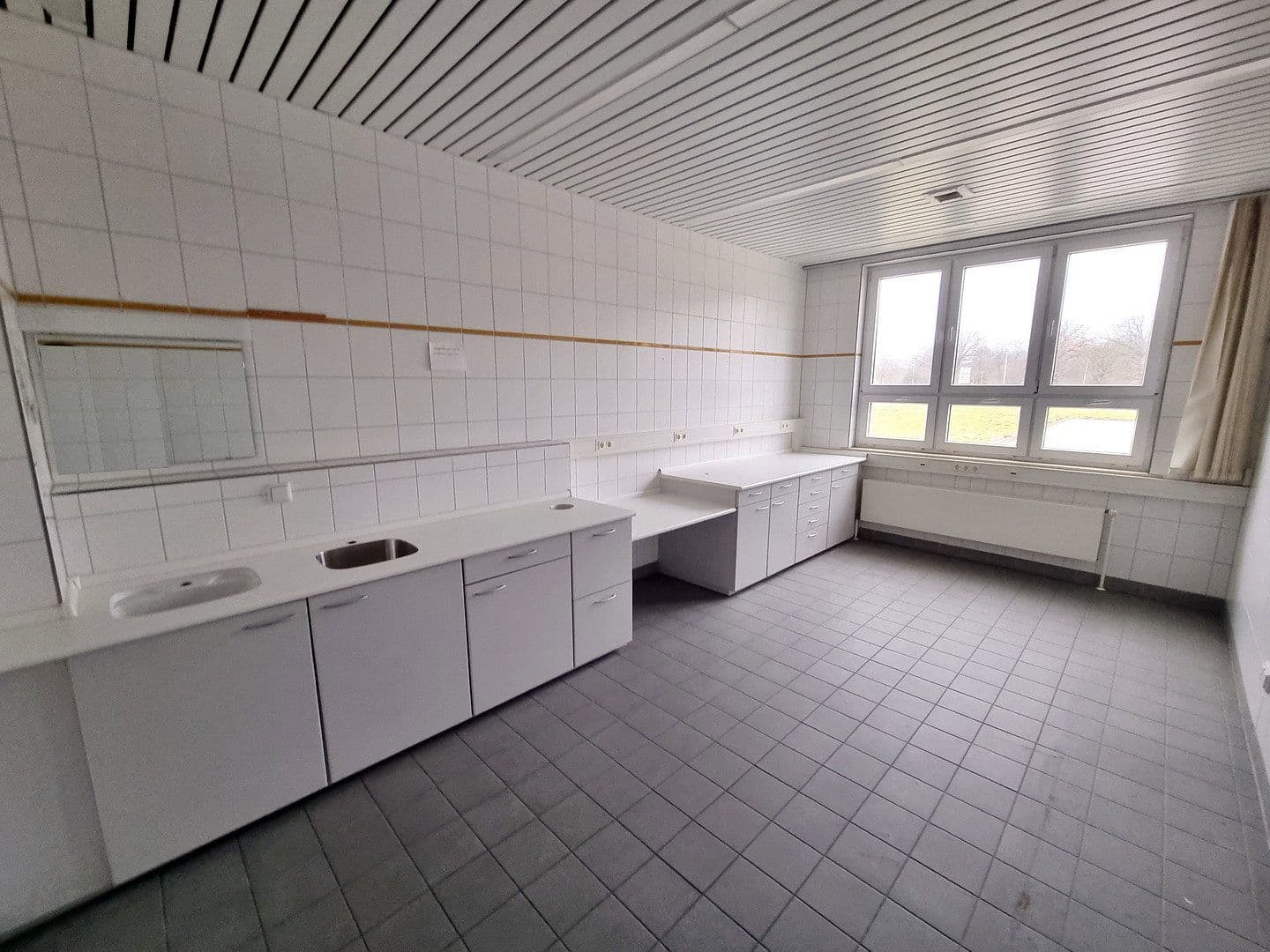 Prodej nebytového prostoru 19.000 m², Lützowstr. 1, Stavenhagen, Mecklenburg-Vorpommern Prodej nebytového prostoru 19.000 m², Lützowstr. 1, Stavenhagen, Mecklenburg-Vorpommern