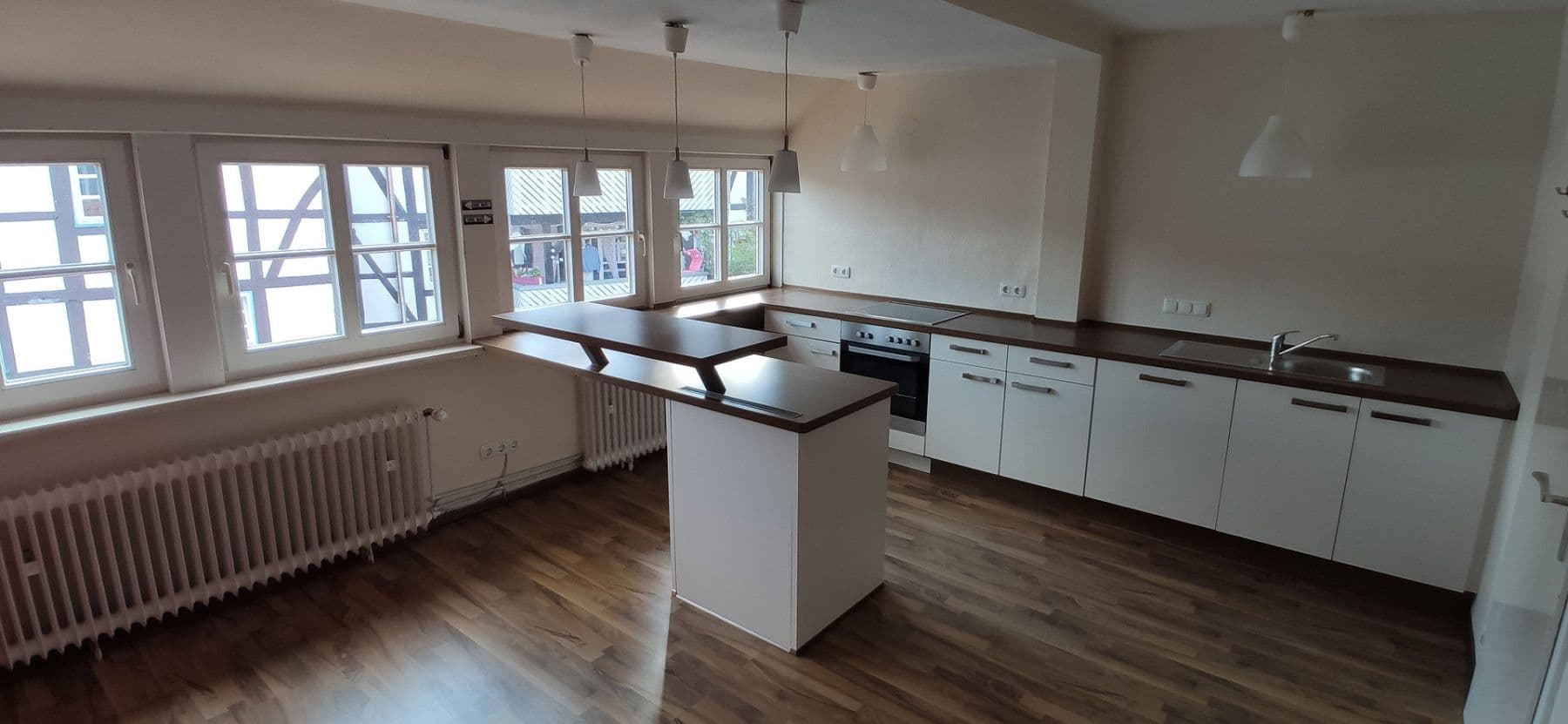 Prodej domu 350 m², pozemek 327 m², Neue Straße 11, Bad Münder am Deister, Dolní Sasko Prodej domu 350 m², pozemek 327 m², Neue Straße 11, Bad Münder am Deister, Dolní Sasko