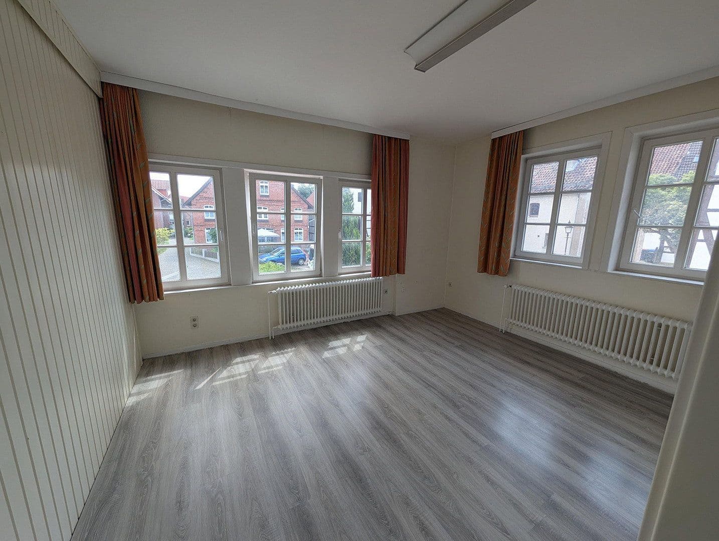 Prodej domu 350 m², pozemek 327 m², Neue Straße 11, Bad Münder am Deister, Dolní Sasko Prodej domu 350 m², pozemek 327 m², Neue Straße 11, Bad Münder am Deister, Dolní Sasko