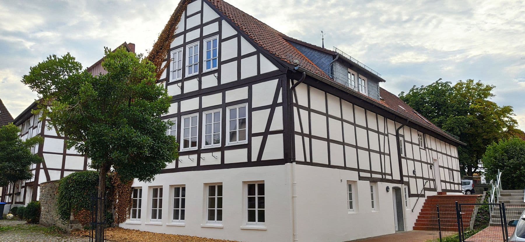 Prodej domu 350 m², pozemek 327 m², Neue Straße 11, Bad Münder am Deister, Dolní Sasko Prodej domu 350 m², pozemek 327 m², Neue Straße 11, Bad Münder am Deister, Dolní Sasko