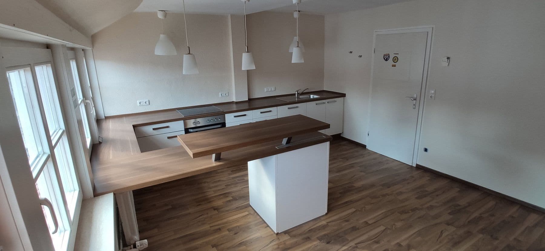 Prodej domu 350 m², pozemek 327 m², Neue Straße 11, Bad Münder am Deister, Dolní Sasko Prodej domu 350 m², pozemek 327 m², Neue Straße 11, Bad Münder am Deister, Dolní Sasko