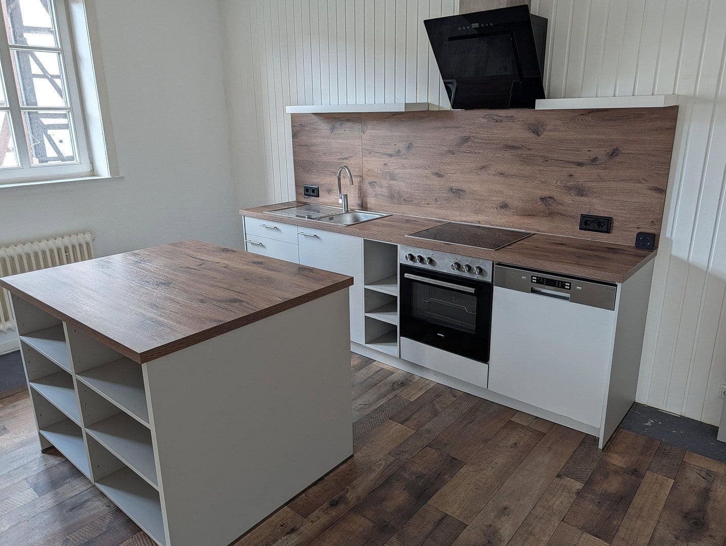 Prodej domu 350 m², pozemek 327 m², Neue Straße 11, Bad Münder am Deister, Dolní Sasko Prodej domu 350 m², pozemek 327 m², Neue Straße 11, Bad Münder am Deister, Dolní Sasko