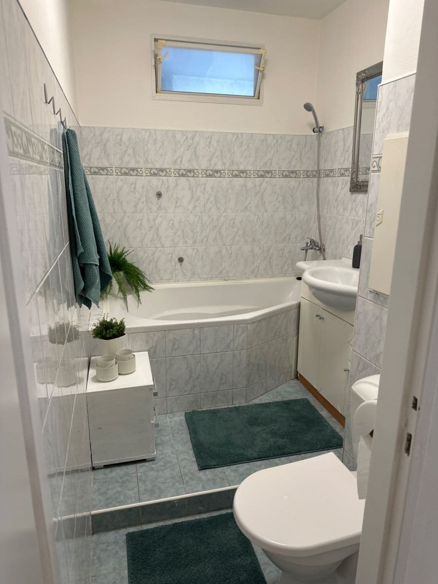 Pronájem bytu 2+1 62 m², 17. listopadu, Chomutov, Ústecký kraj Pronájem bytu 2+1 62 m², 17. listopadu, Chomutov, Ústecký kraj