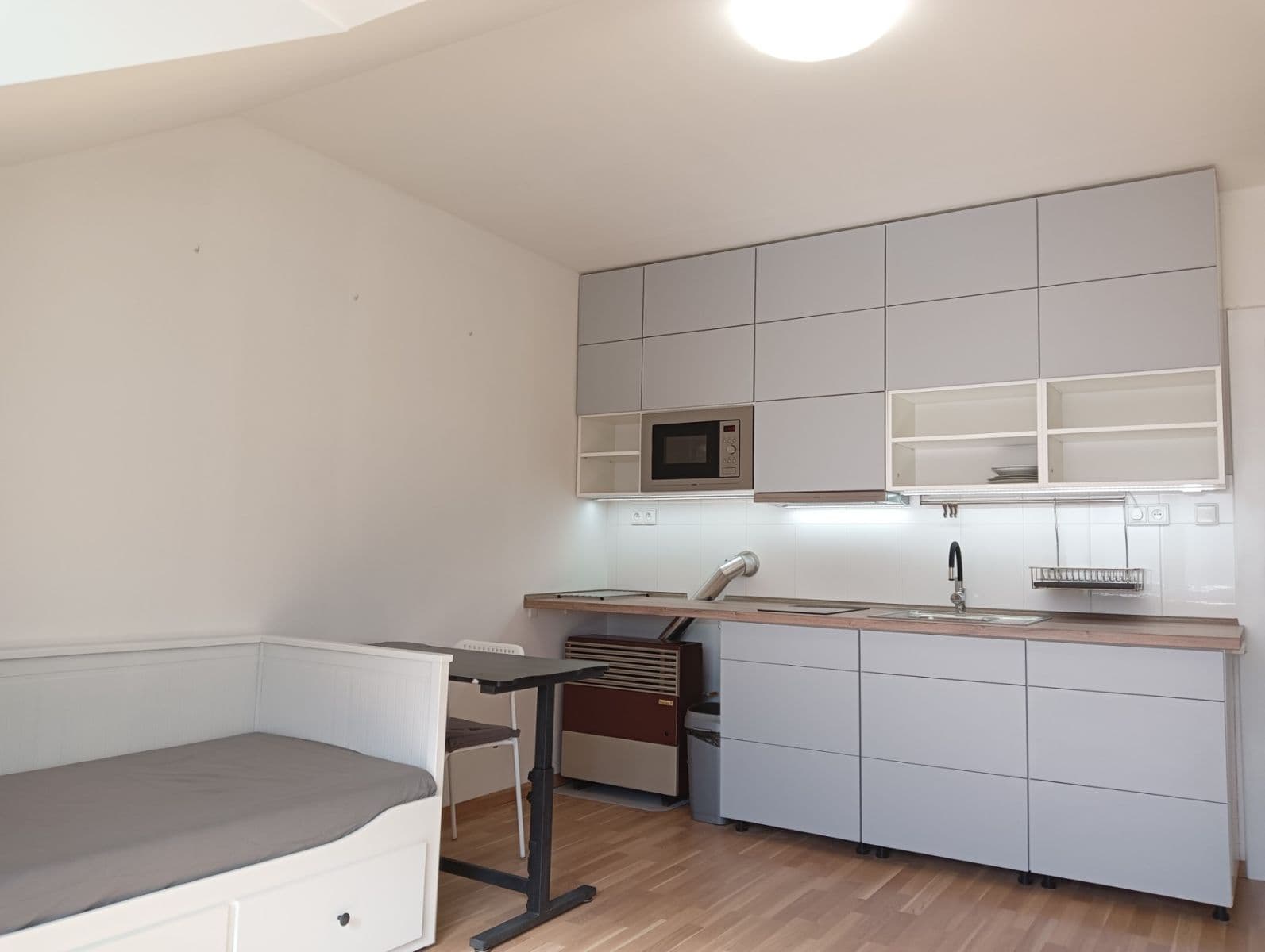 Pronájem bytu 1+kk 29 m², Brtnická, Praha, Praha Pronájem bytu 1+kk 29 m², Brtnická, Praha, Praha