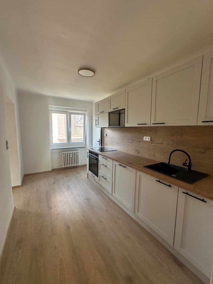 Pronájem bytu 2+1 61 m², Vančurova, Olomouc, Olomoucký kraj Pronájem bytu 2+1 61 m², Vančurova, Olomouc, Olomoucký kraj