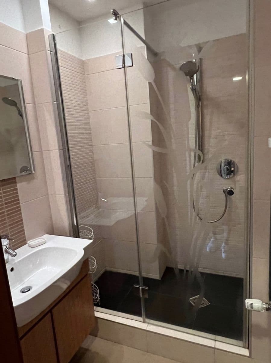 Pronájem bytu 2+1 87 m², Kvačalova, Ružinov, Bratislavský kraj Pronájem bytu 2+1 87 m², Kvačalova, Ružinov, Bratislavský kraj