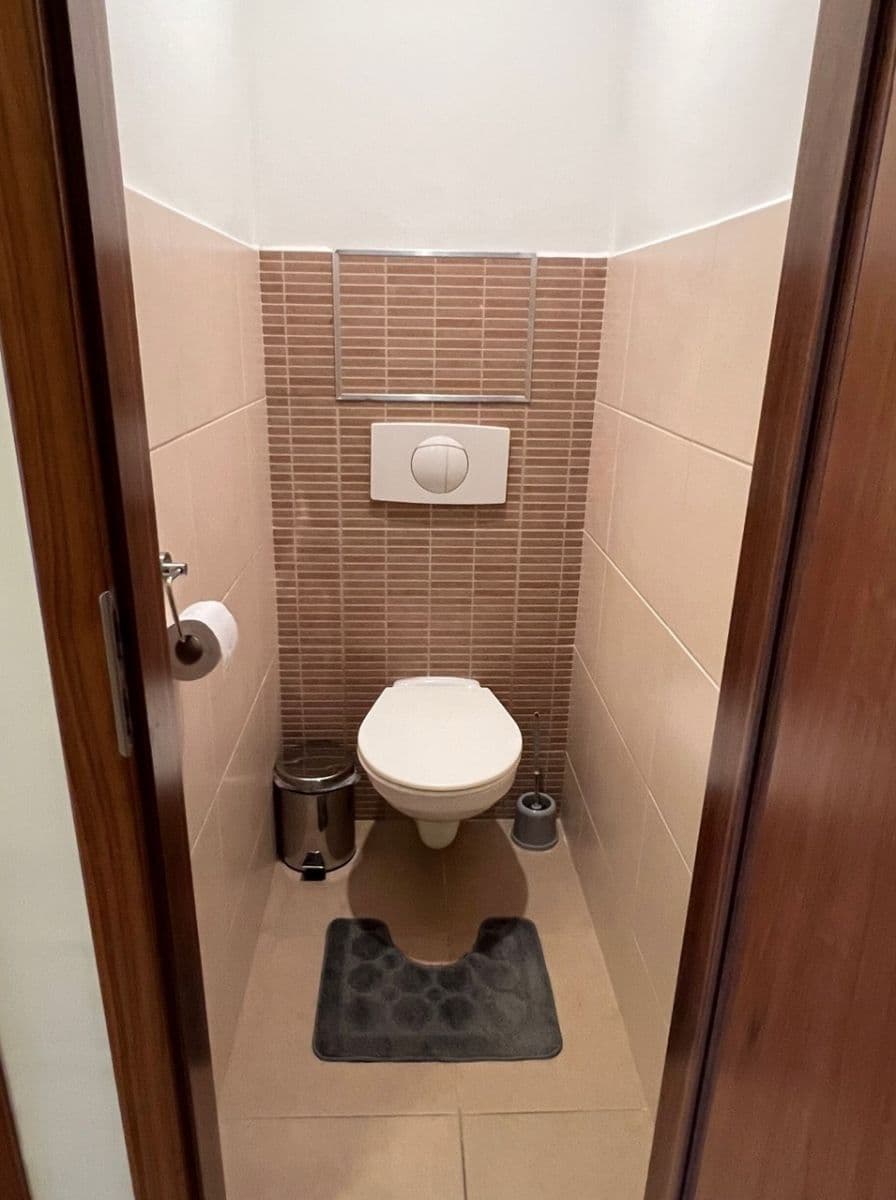 Pronájem bytu 2+1 87 m², Kvačalova, Ružinov, Bratislavský kraj Pronájem bytu 2+1 87 m², Kvačalova, Ružinov, Bratislavský kraj