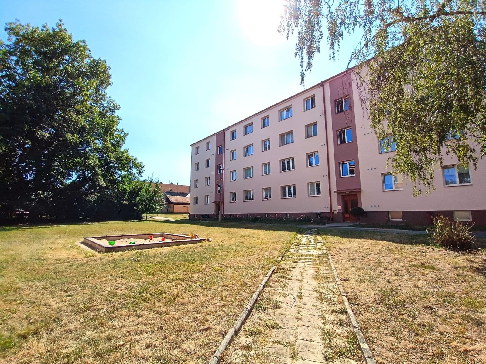 Pronájem bytu 2+kk 53 m², Jabloňová, Chrudim, Pardubický kraj Pronájem bytu 2+kk 53 m², Jabloňová, Chrudim, Pardubický kraj